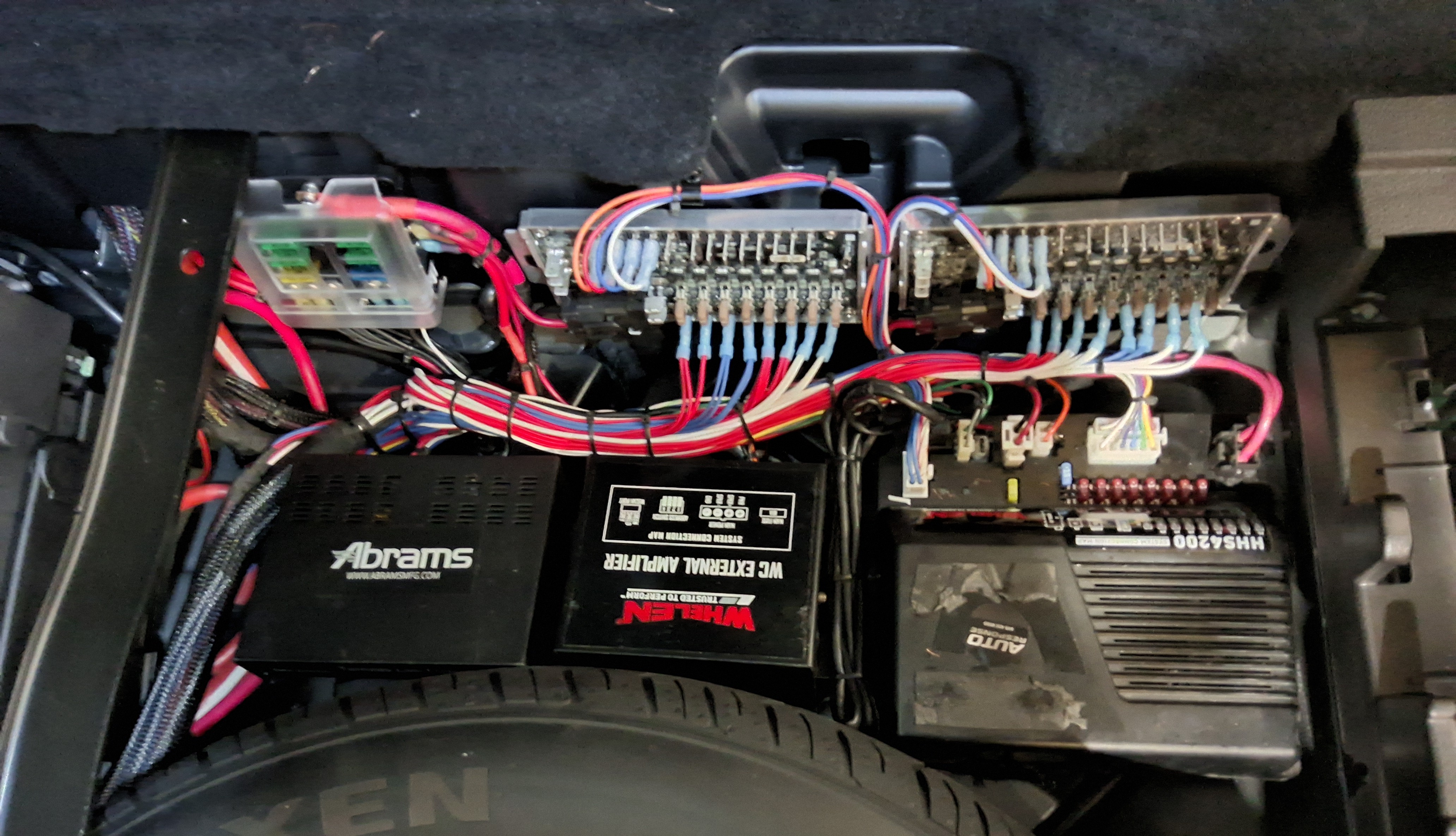 Dashcam and fleet tracking hardware integration