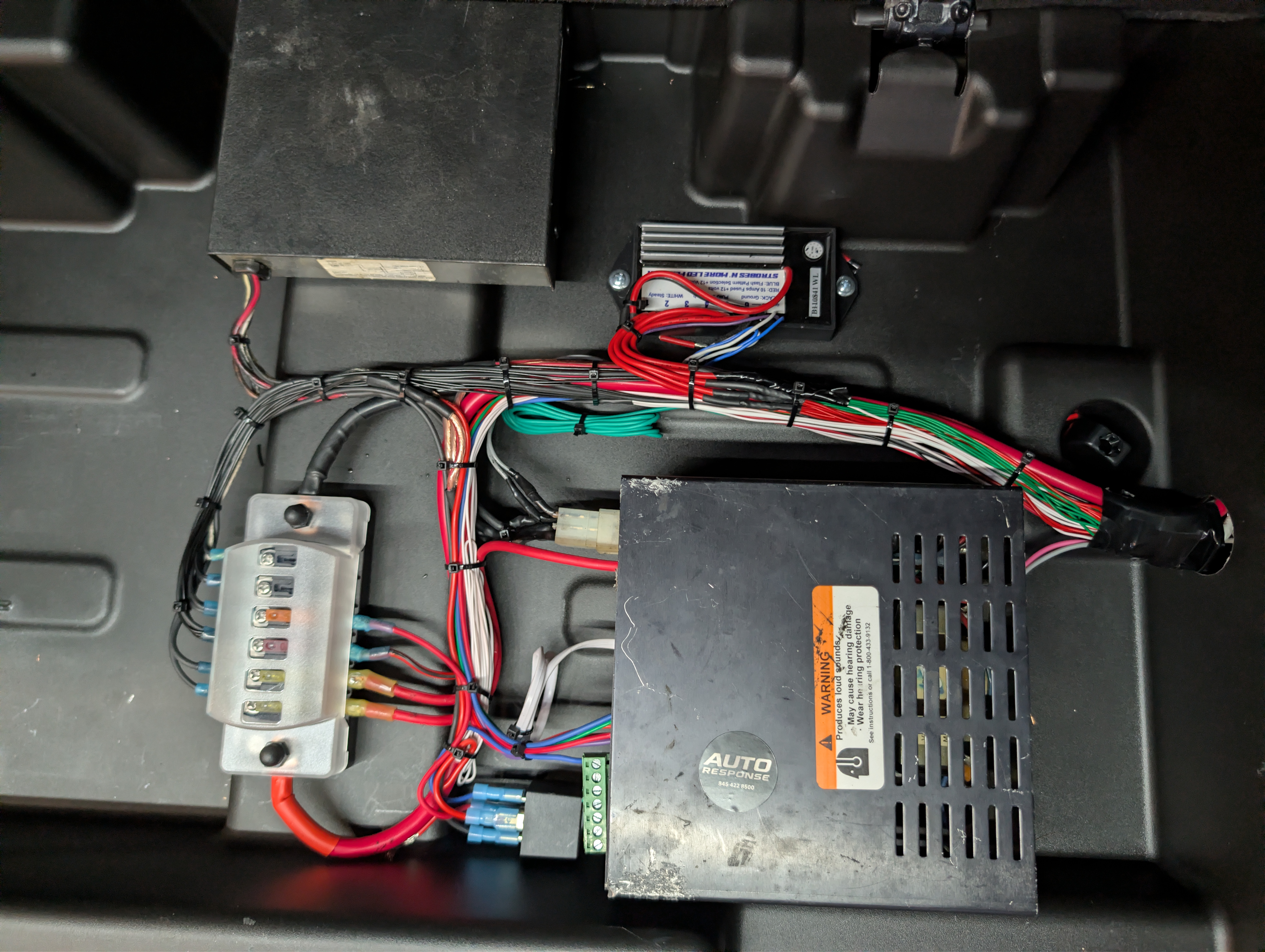 Dashcam and fleet tracking hardware integration