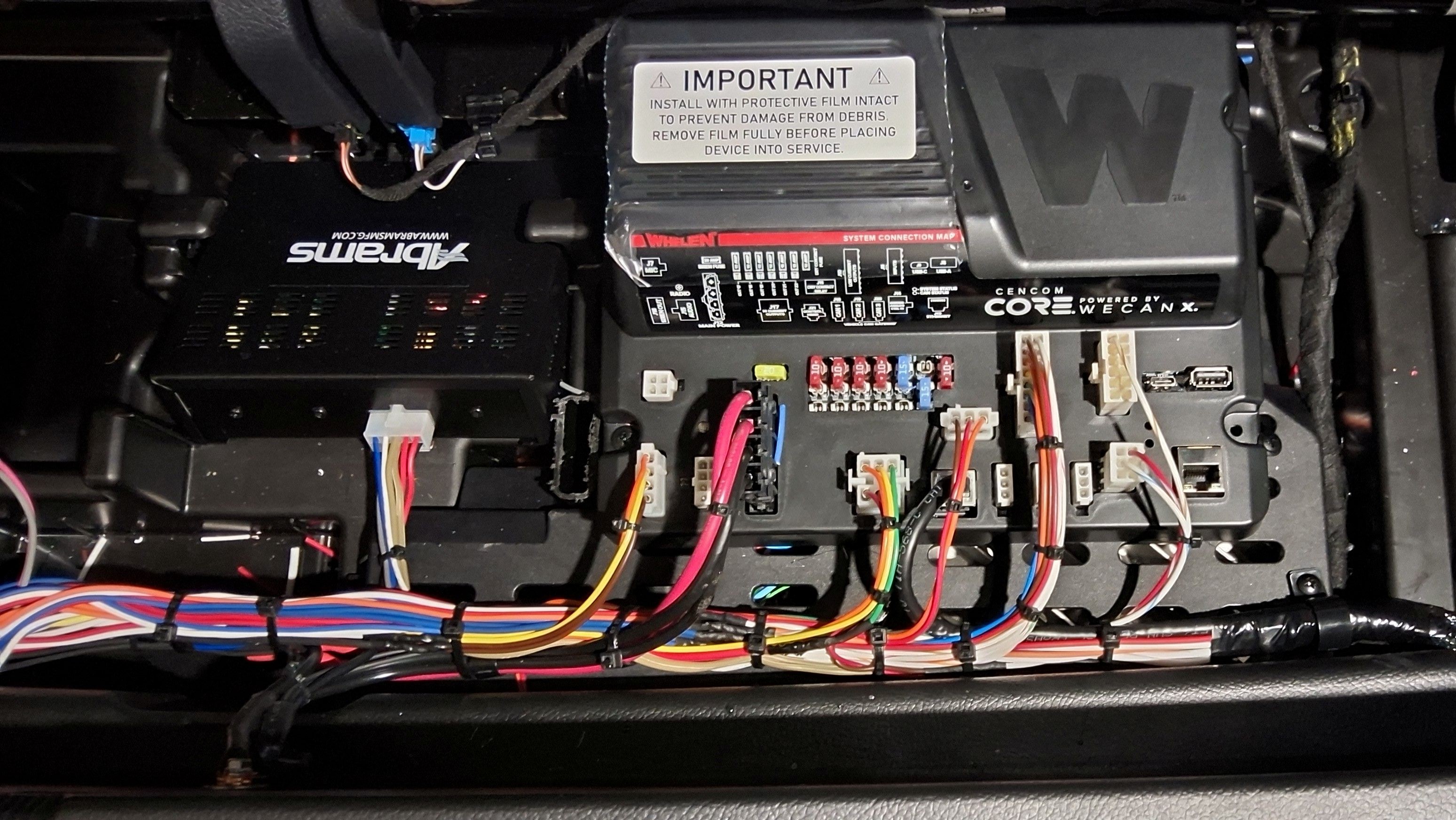 Dashcam and fleet tracking hardware integration